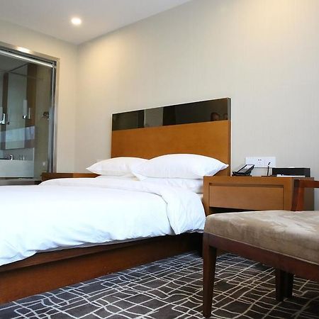 Days Inn Frontier Wuxi Wuxi  Zewnętrze zdjęcie