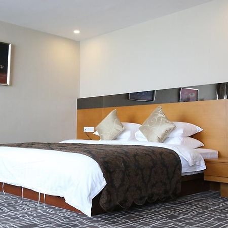 Days Inn Frontier Wuxi Wuxi  Zewnętrze zdjęcie